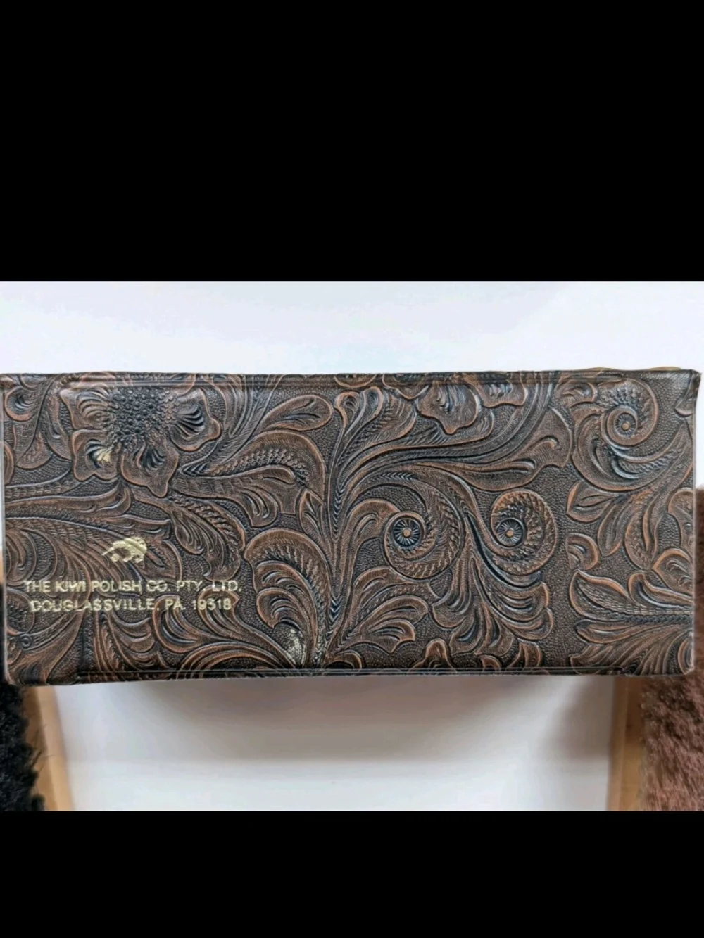Vintage Kiwi Travel Shoe Shine Compact Kit Faux Tooled Leather Case Two Brushes